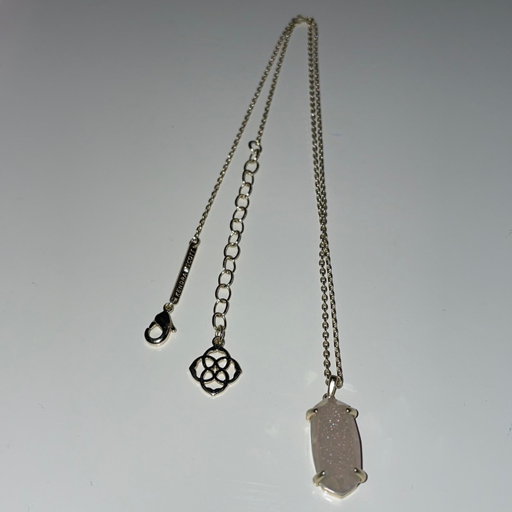 Kendra Scott pendant necklace